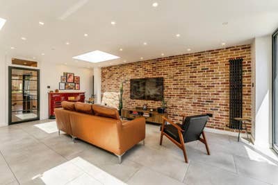 Beautiful 4 bedroom Bungalow  Main Photo