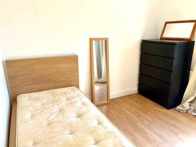 Double room in Hanwell Main Photo