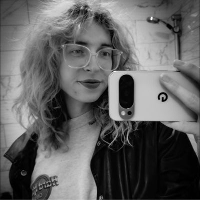 30yo trans NHS worker looking for safe home Main Photo