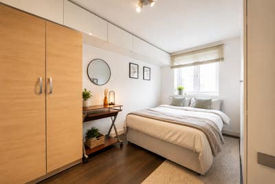 ✨ Ensuite Room Available E14 Prime Area✨ Main Photo