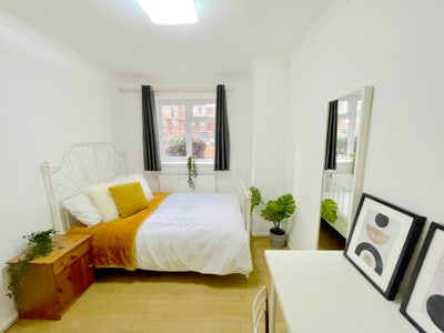 4 Affordable Rooms in Classy Highbury Area Main Photo