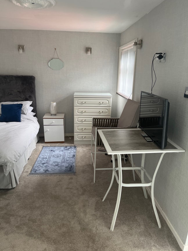Single room to let Main Photo