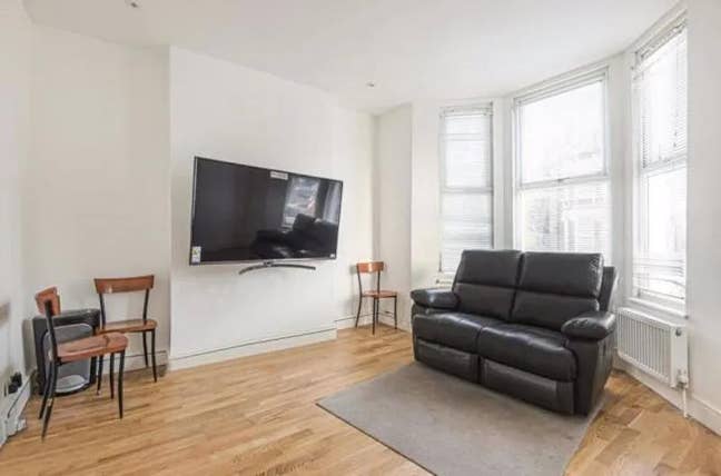 Spacious 2-Bedroom Garden Flat To Let  Main Photo
