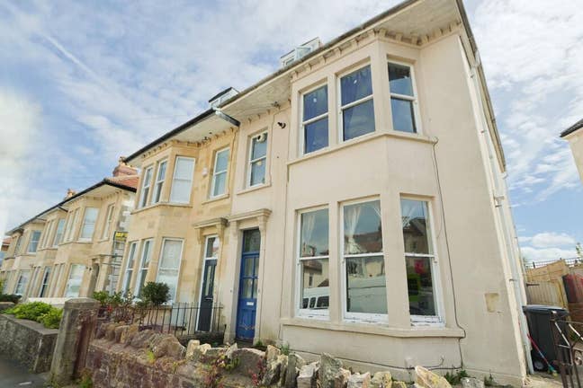 🏡 Spacious Rooms Available in a 7-Bed House Share Main Photo