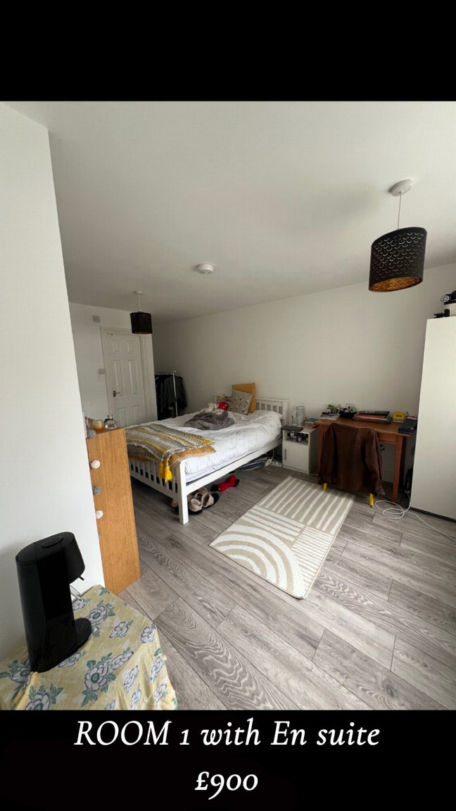 Bedrooms with En suites close to Basildon hospital Main Photo