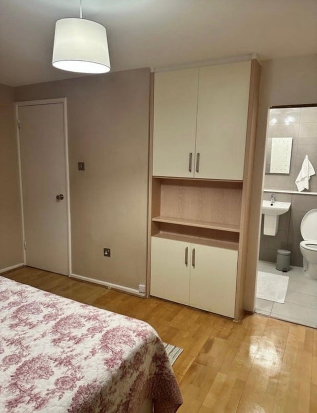 Double en-suite room Available 26 June to 31 July Main Photo