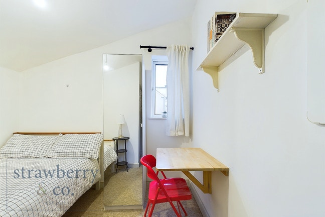11BHR | High St | Large Double | Ensuite Main Photo
