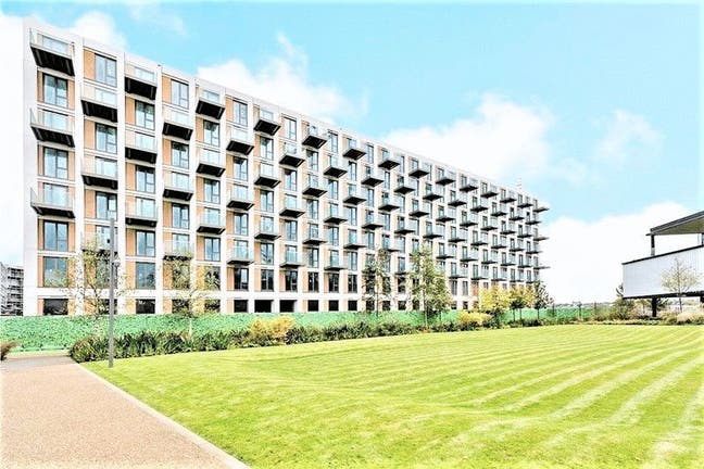 Luxury studio, Balcony, Gym, Pool, Concierge, E16 Main Photo