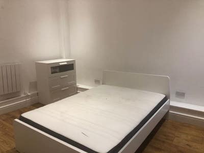 2 spacious rooms to rent in Longsight, M13 Main Photo