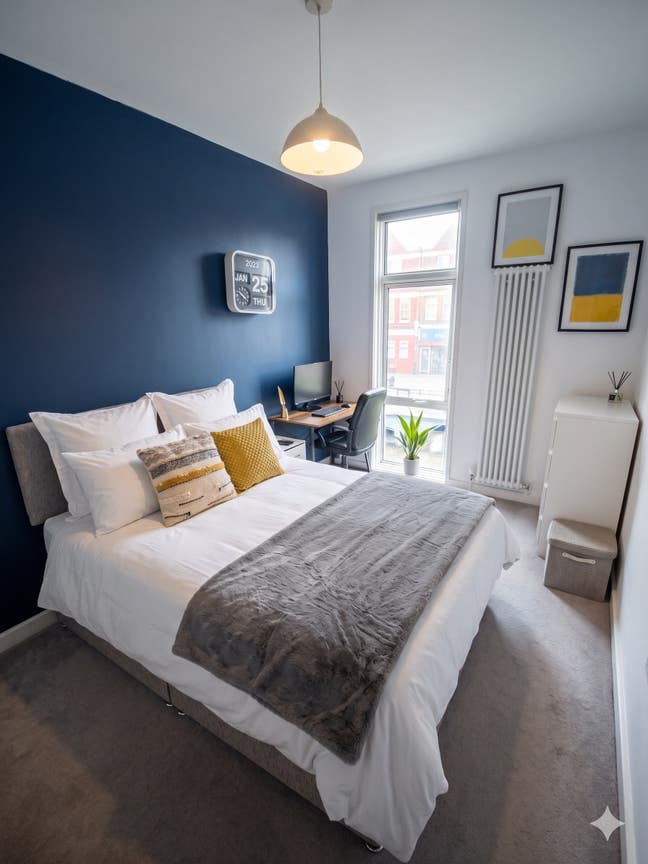 🚿 Relax with a 100% private off-suite next door Main Photo
