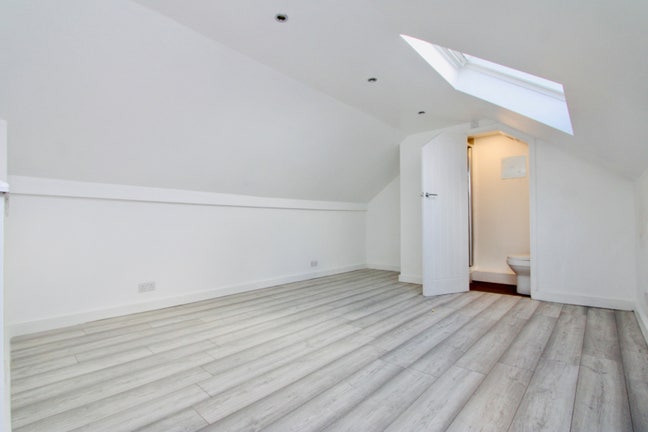Ensuite Studio Rooms - Hither Green - Available Main Photo