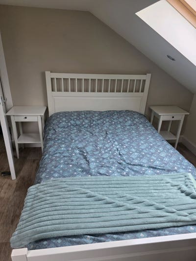 Large Double Room in Quiet Johnstone Home — Just O Main Photo