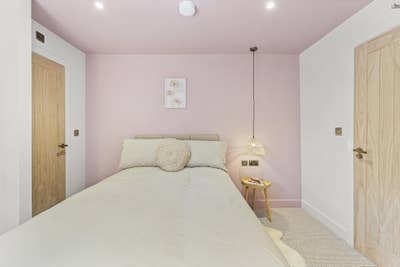 The Homely En-Suite Room - Belsize Avenue PE2 Main Photo
