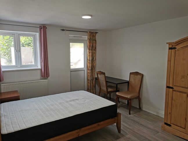 Large En-Suite Room - Norwood Junction Main Photo