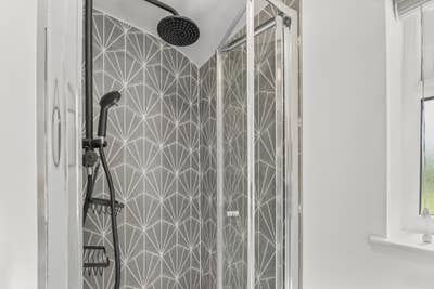 The Homely En-Suite Room - Belsize Avenue PE2 Main Photo