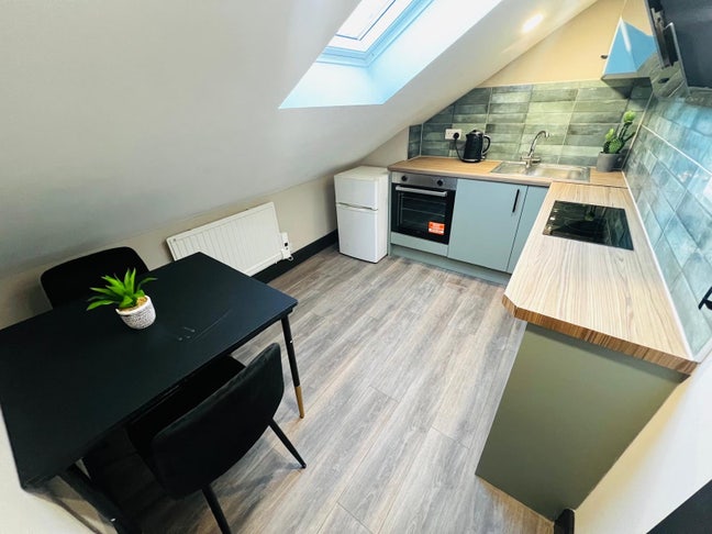🏡🔥Studio Flat to Let in - Edmonton Main Photo