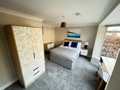 Refurbished Professional House Share  Main Photo