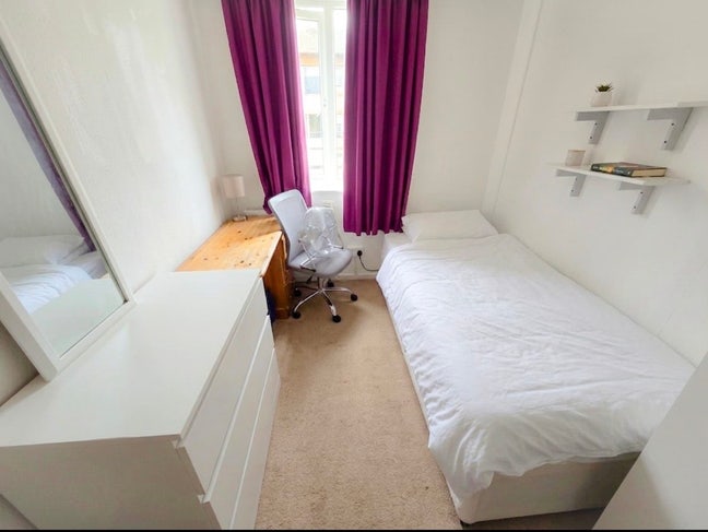 Single room available NOW Main Photo