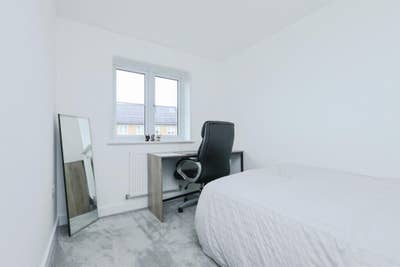 Room to rent with private bathroom  Main Photo