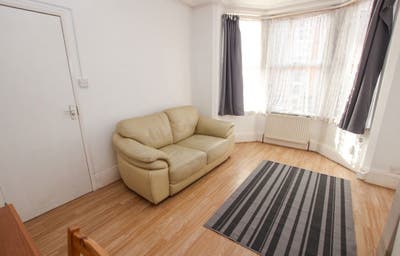 Spacious Beautiful Double Rooms in Central Reading Main Photo