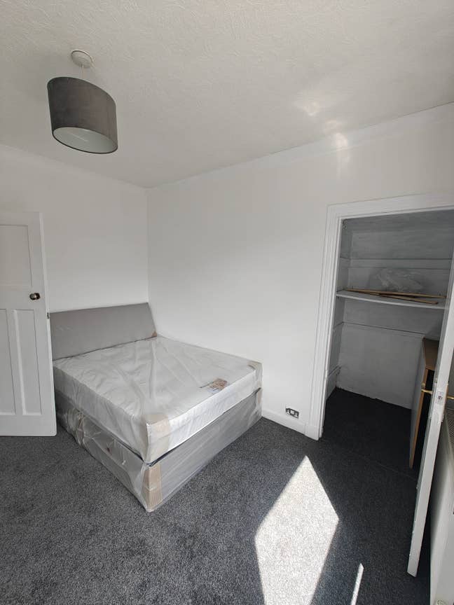 2 rooms fully furnished in G73 Main Photo