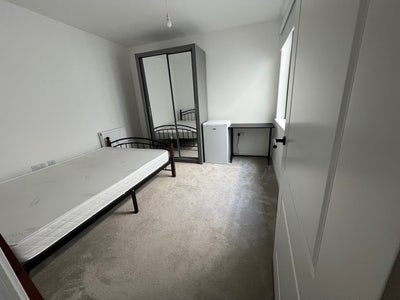 Double room to rent  Main Photo