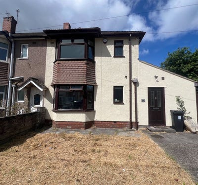 A Well presented First Floor Furnished Double Room Main Photo