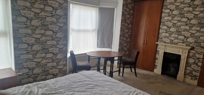 Very large double room for rent Main Photo