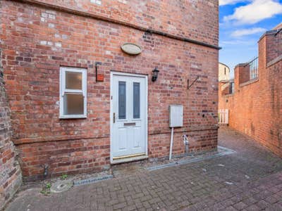 Spacious 2-Bedroom in City Centre Main Photo
