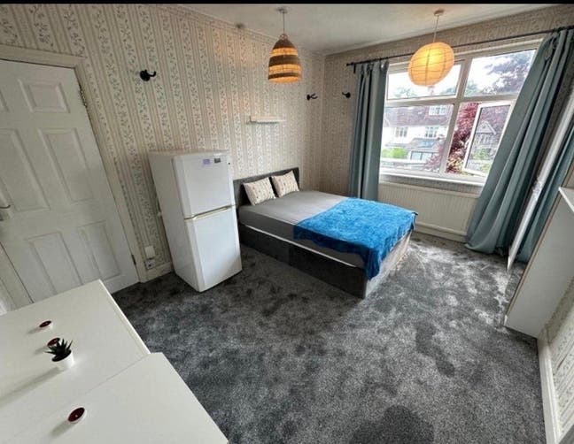 ✨ 🛏️ Spacious Double Room to Let in- Kingsbury Main Photo