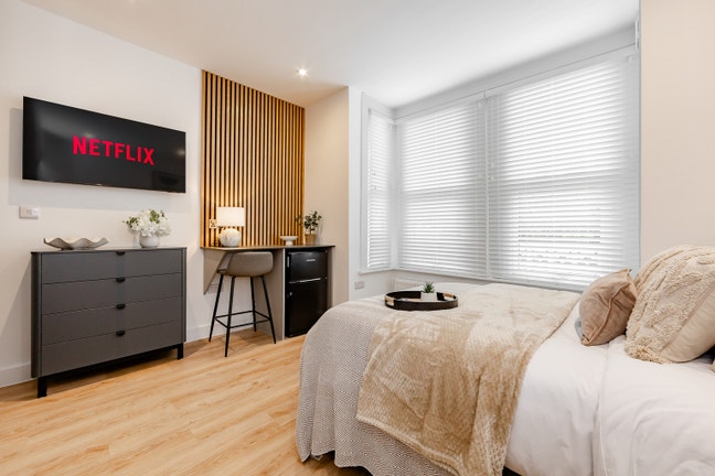 Brand New & Stunning - Heygate Avenue Main Photo