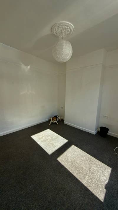  🏡 Bright Double Room (Bills included)  Main Photo