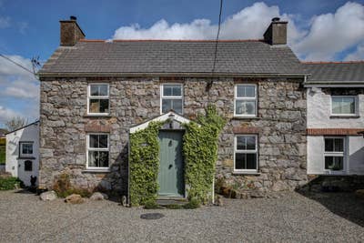 Beautiful 6 bedroom farmhouse in Haverfordwest Main Photo