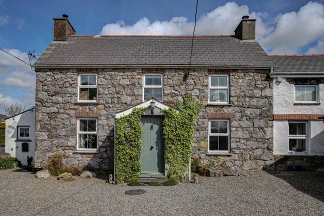 Beautiful 6 bedroom farmhouse in Haverfordwest Main Photo