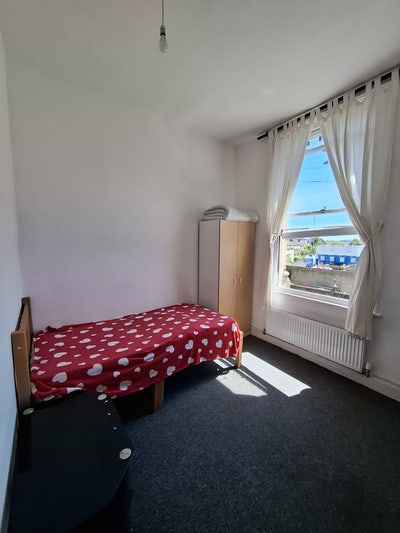 Double room in avonmouth  Main Photo
