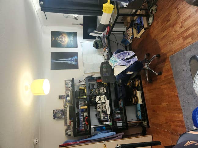 Large Furnished En-Suite Room – 3 Mins to Colliers Main Photo