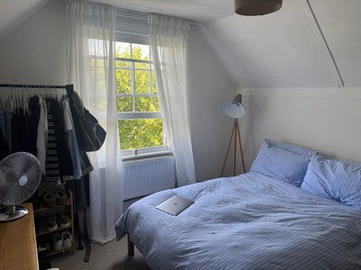 Double bedroom in the Pantiles   Main Photo