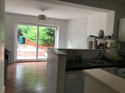 Fantastic double room available / Shepherds Bush Main Photo