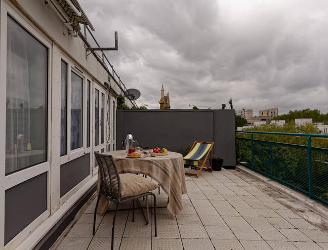 Spacious 4Bed Flat+ Lounge with Private Terrace Main Photo