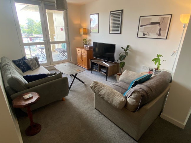 Room available in spacious 3-bed flat Main Photo