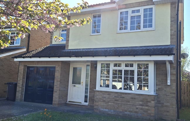 Spacious 4-Bed Detached Home Guardianship!  Main Photo