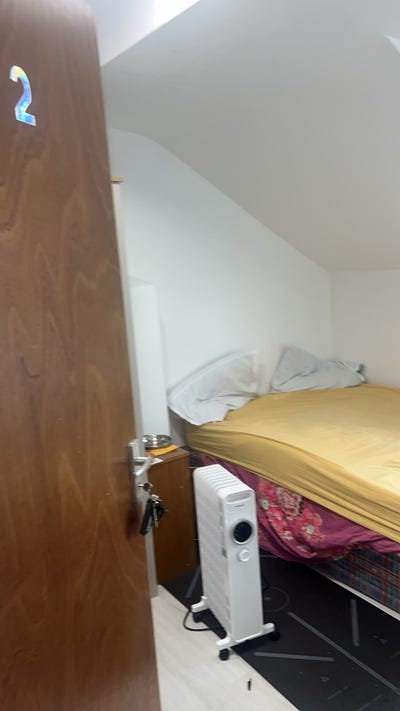 Bright Furnished Room Available in Portrush  Main Photo