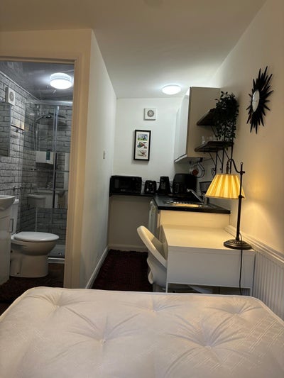 1 bed studio  Main Photo