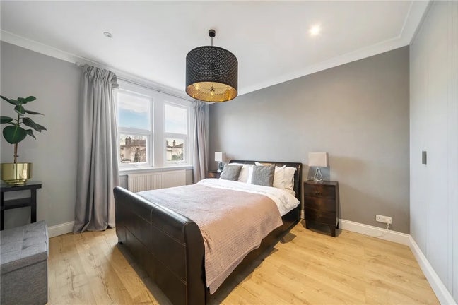 A high-spec, fully furnished duplex apartment Main Photo