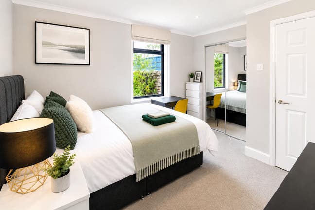 Luxury Refurbished Room in Totterdown House Share Main Photo