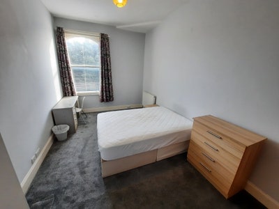 Beautiful room, shared house in South Cliff Main Photo