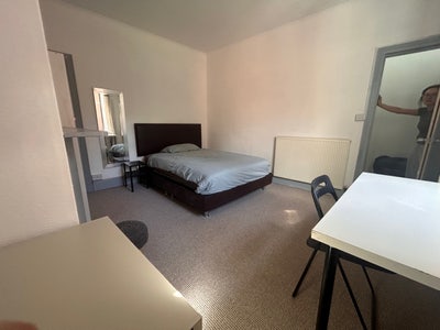 House share near hospital Main Photo