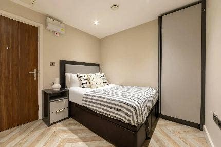 Platinum Studio Student accommodation |Princess St Main Photo