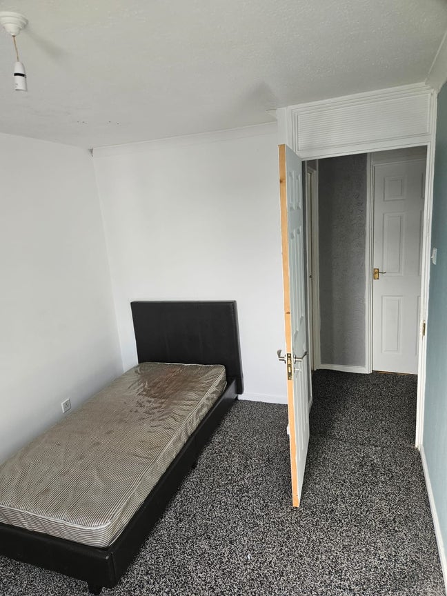 Room available for rent Main Photo