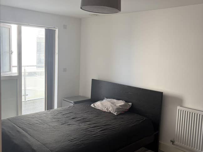Lovely double en-suite room available by the beach Main Photo
